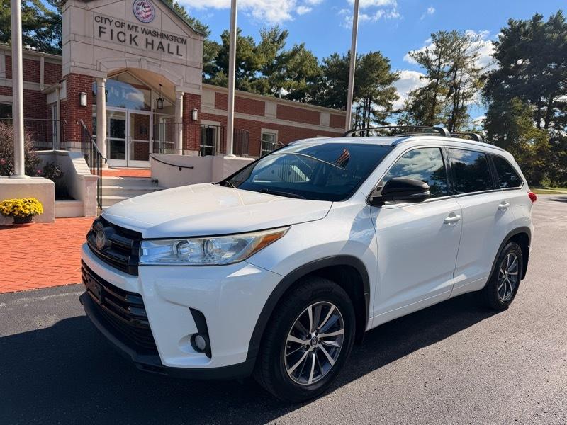 Toyota Highlander XLE AWD V6 2017