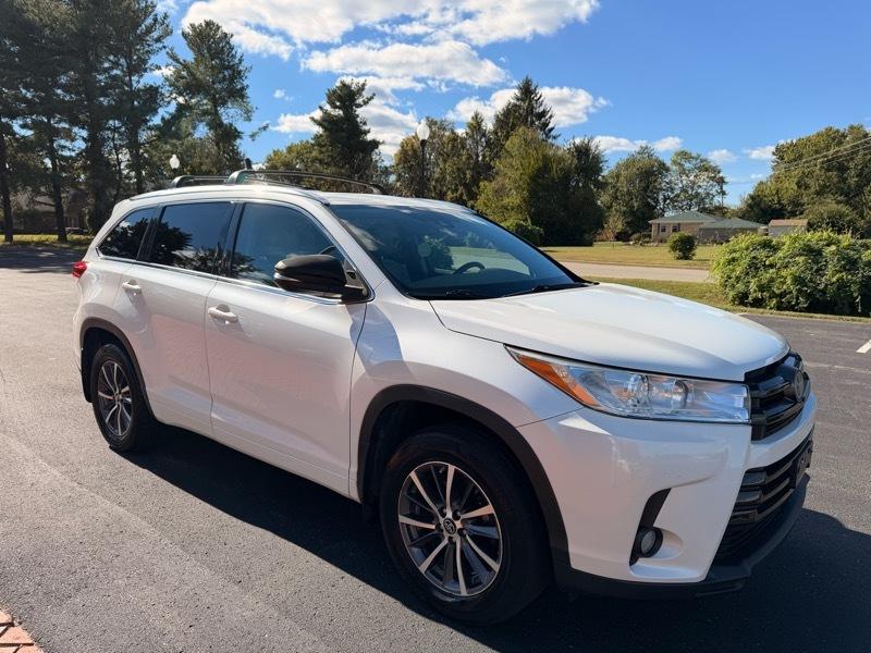 Toyota Highlander XLE AWD V6 2017