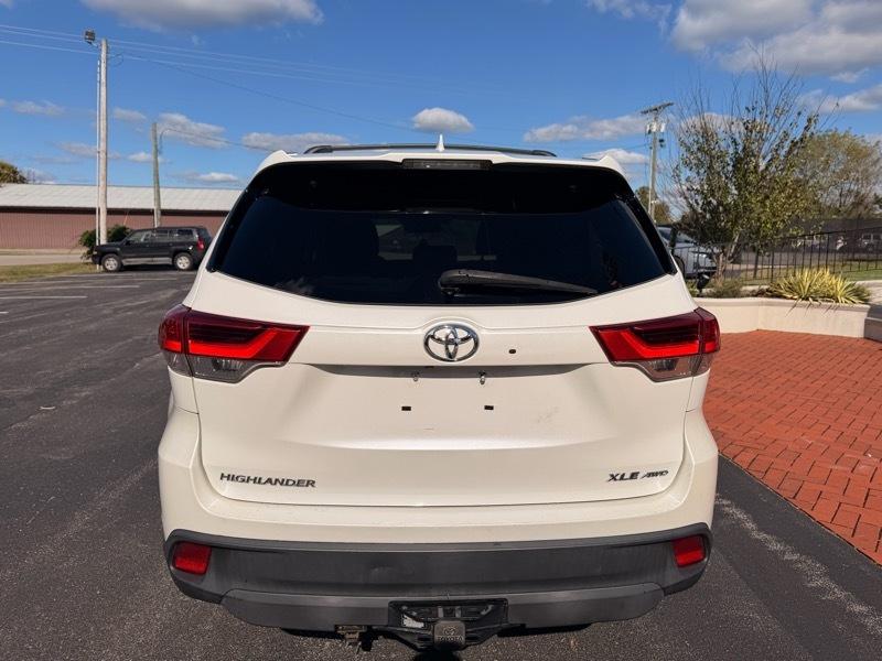Toyota Highlander XLE AWD V6 2017