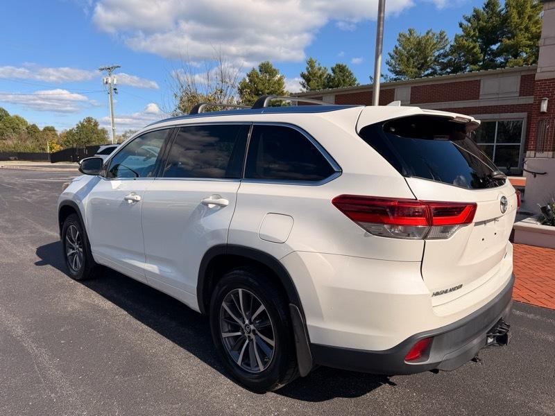 Toyota Highlander XLE AWD V6 2017