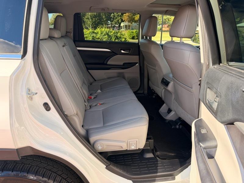 Toyota Highlander XLE AWD V6 2017