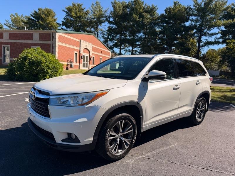 Toyota Highlander XLE AWD V6 2016