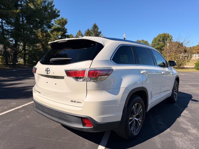 Toyota Highlander XLE AWD V6 2016