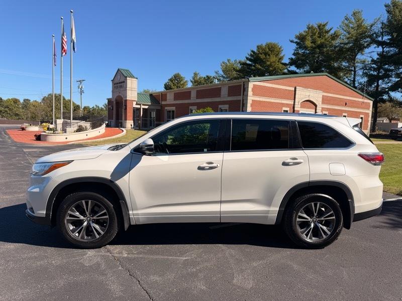 Toyota Highlander XLE AWD V6 2016