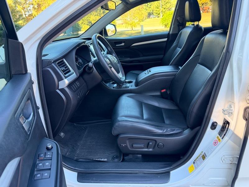 Toyota Highlander XLE AWD V6 2016