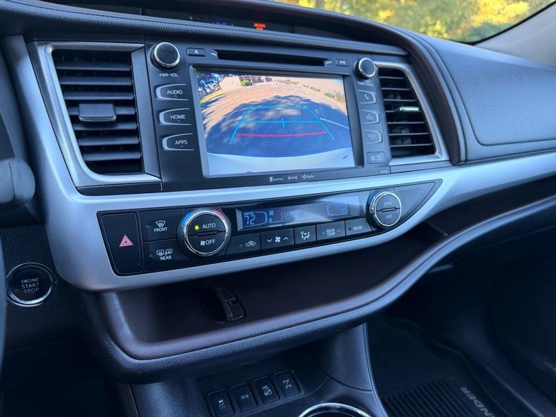 Toyota Highlander XLE AWD V6 2016