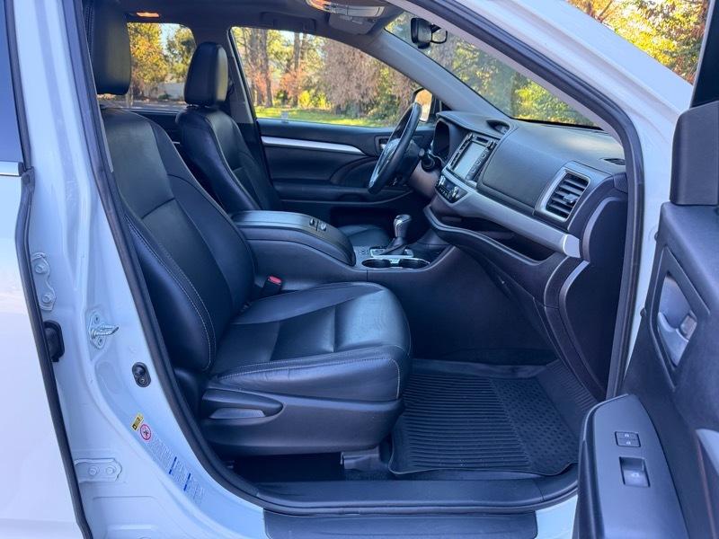 Toyota Highlander XLE AWD V6 2016