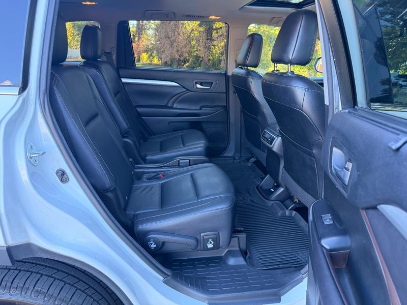 Toyota Highlander XLE AWD V6 2016