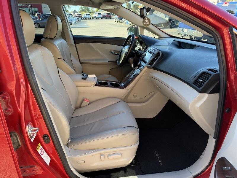 Toyota Venza LE I4 FWD 2012