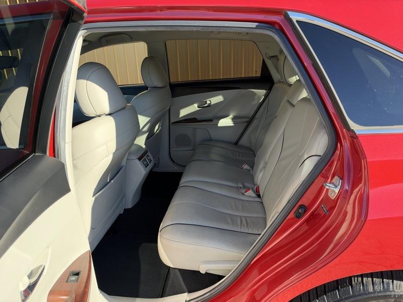 Toyota Venza LE I4 FWD 2012