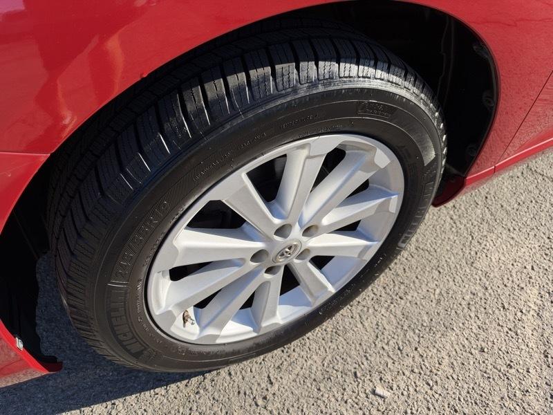 Toyota Venza LE I4 FWD 2012