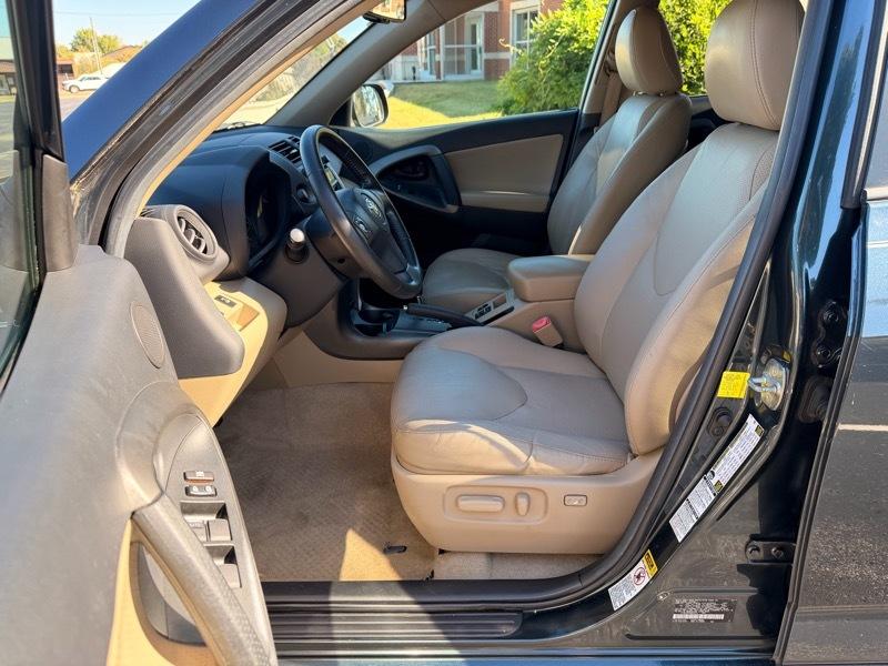 Toyota RAV4 Limited V6 4WD 2011