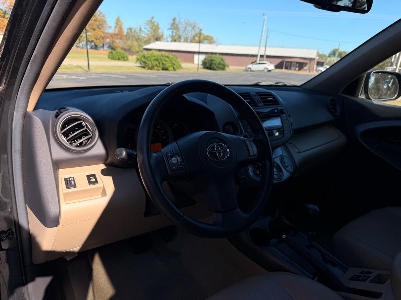 Toyota RAV4 Limited V6 4WD 2011