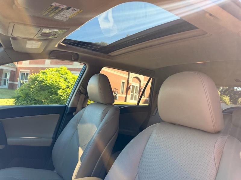 Toyota RAV4 Limited V6 4WD 2011