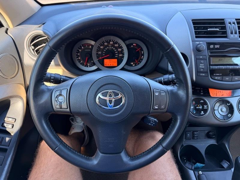 Toyota RAV4 Limited V6 4WD 2011