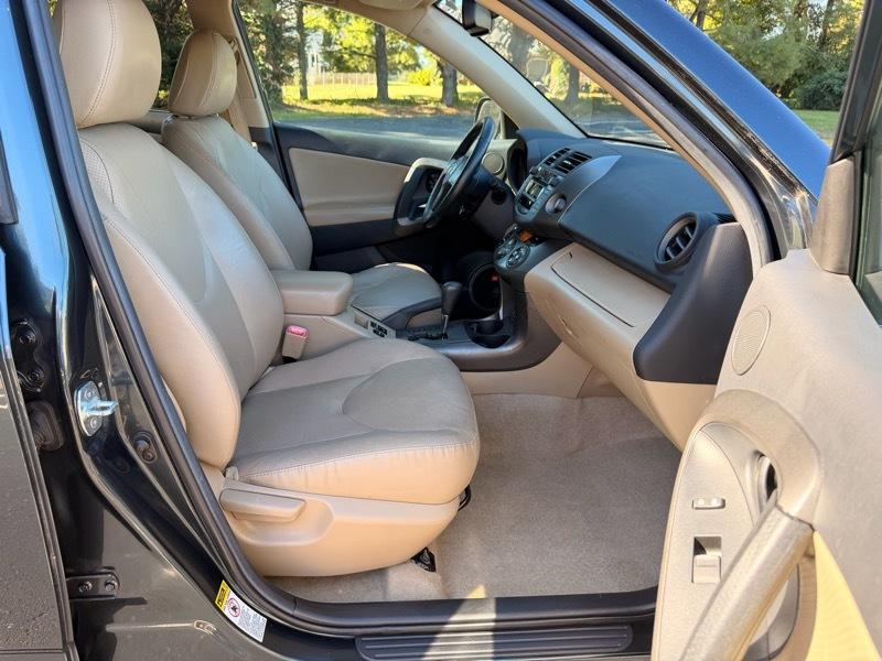 Toyota RAV4 Limited V6 4WD 2011