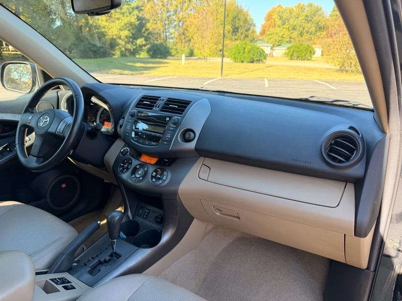 Toyota RAV4 Limited V6 4WD 2011