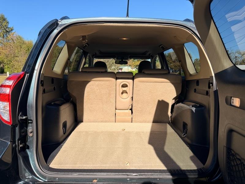 Toyota RAV4 Limited V6 4WD 2011