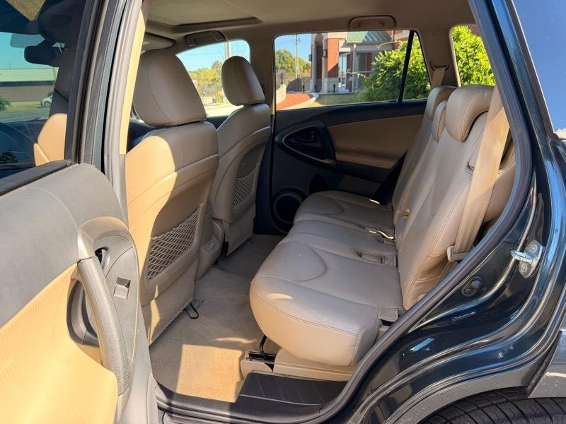 Toyota RAV4 Limited V6 4WD 2011
