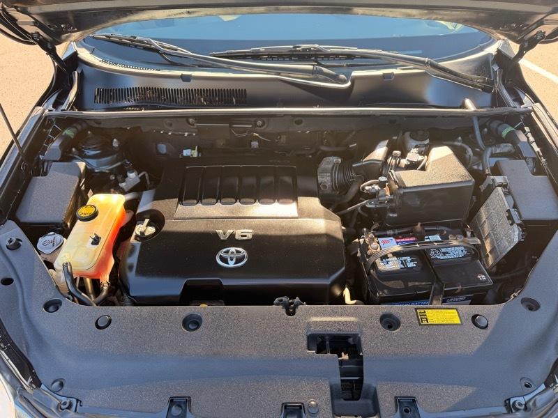 Toyota RAV4 Limited V6 4WD 2011