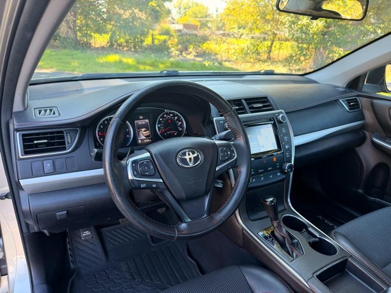 Toyota Camry SE 2017