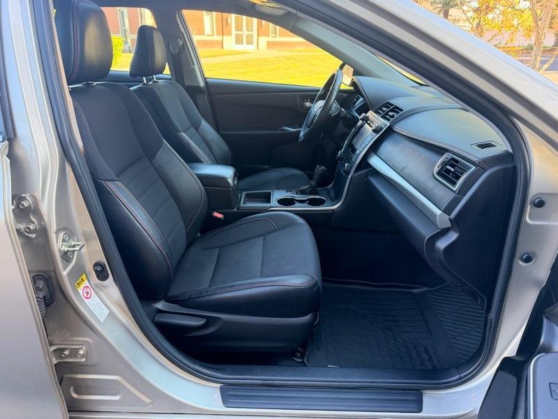 Toyota Camry SE 2017