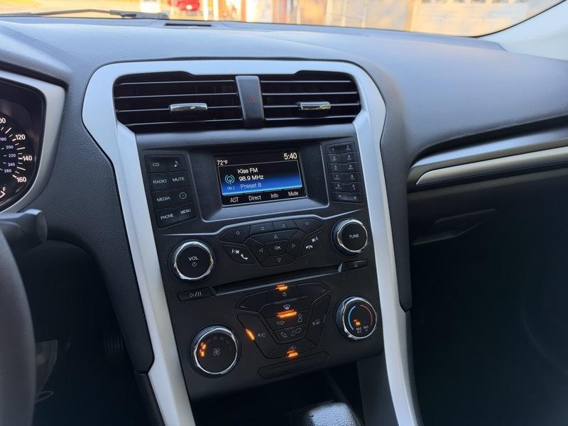 Ford Fusion S 2016