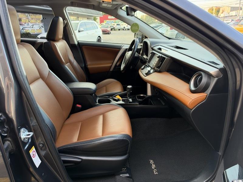 Toyota RAV4 Limited FWD 2016