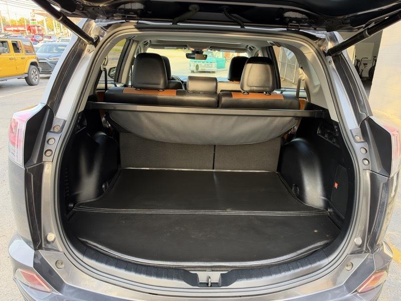 Toyota RAV4 Limited FWD 2016