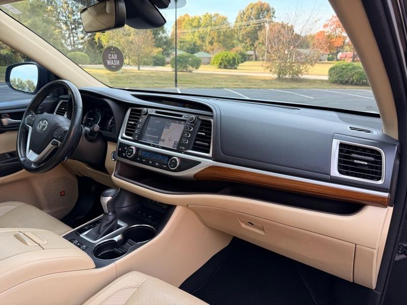 Toyota Highlander Hybrid Limited Platinum AWD 2017