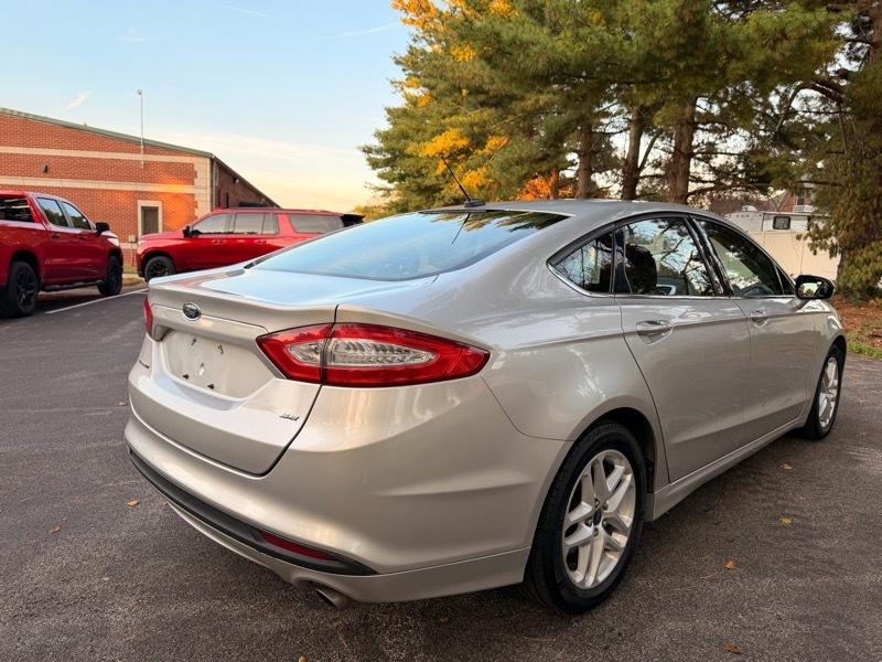 Ford Fusion SE 2013