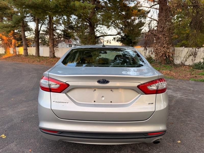 Ford Fusion SE 2013