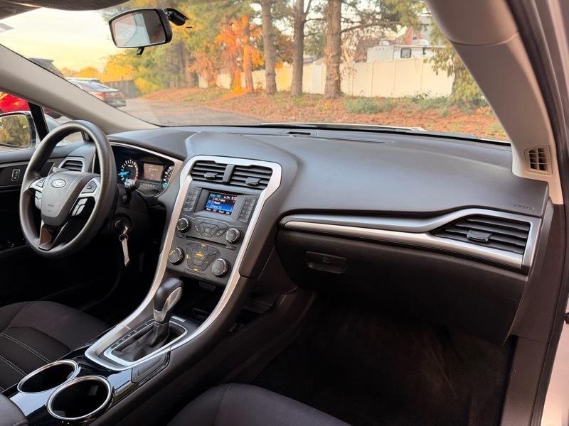 Ford Fusion SE 2013