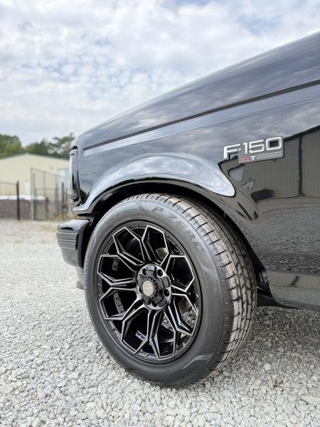 Ford F-150 Lightning 2WD 1993