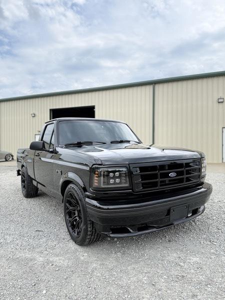 Ford F-150 Lightning 2WD 1993