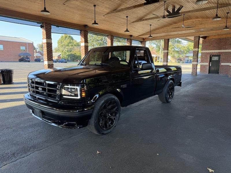 Ford F-150 Lightning 2WD 1993
