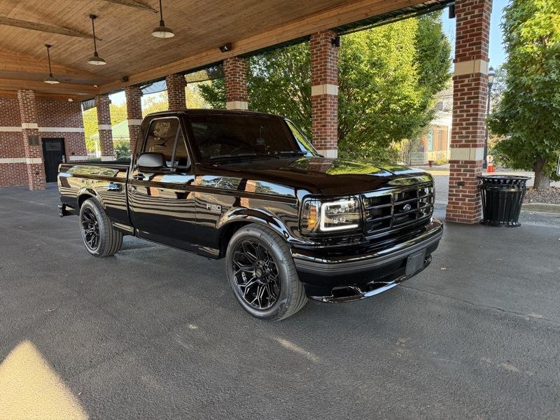 Ford F-150 Lightning 2WD 1993