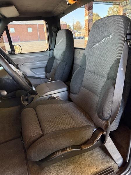 Ford F-150 Lightning 2WD 1993