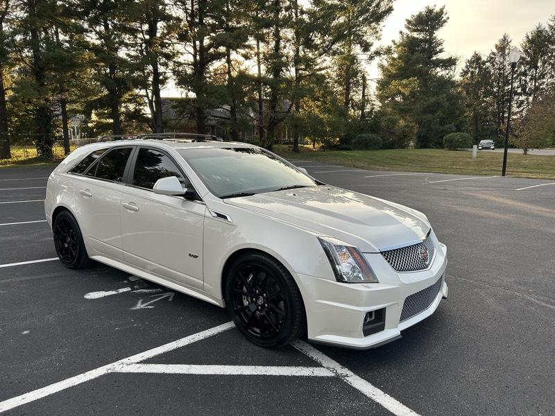 Cadillac CTS-V Wagon 5dr Wgn 6.2L 2013