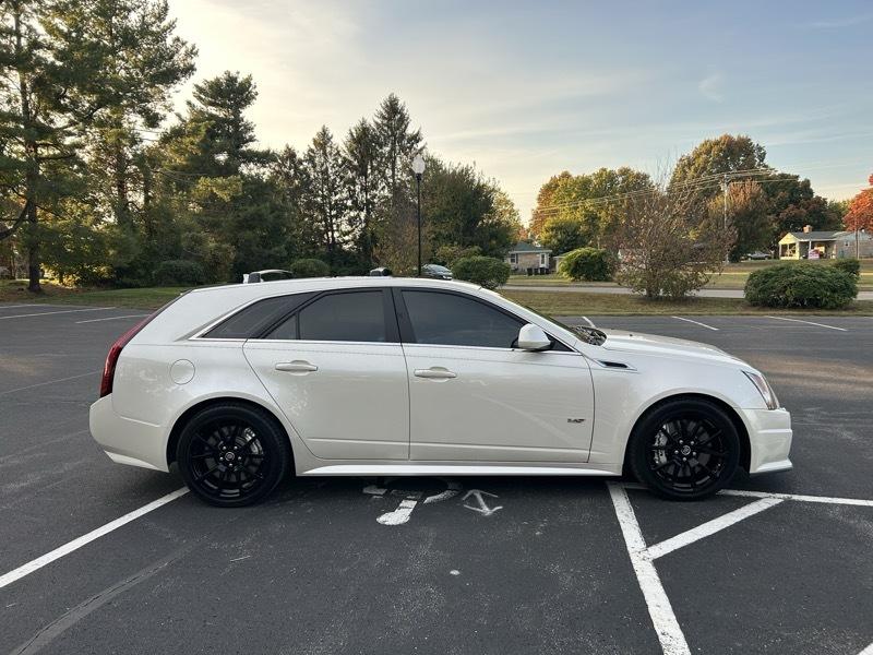Cadillac CTS-V Wagon 5dr Wgn 6.2L 2013