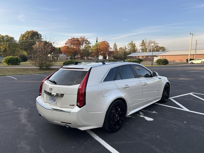 Cadillac CTS-V Wagon 5dr Wgn 6.2L 2013