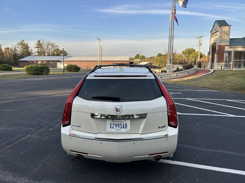 Cadillac CTS-V Wagon 5dr Wgn 6.2L 2013