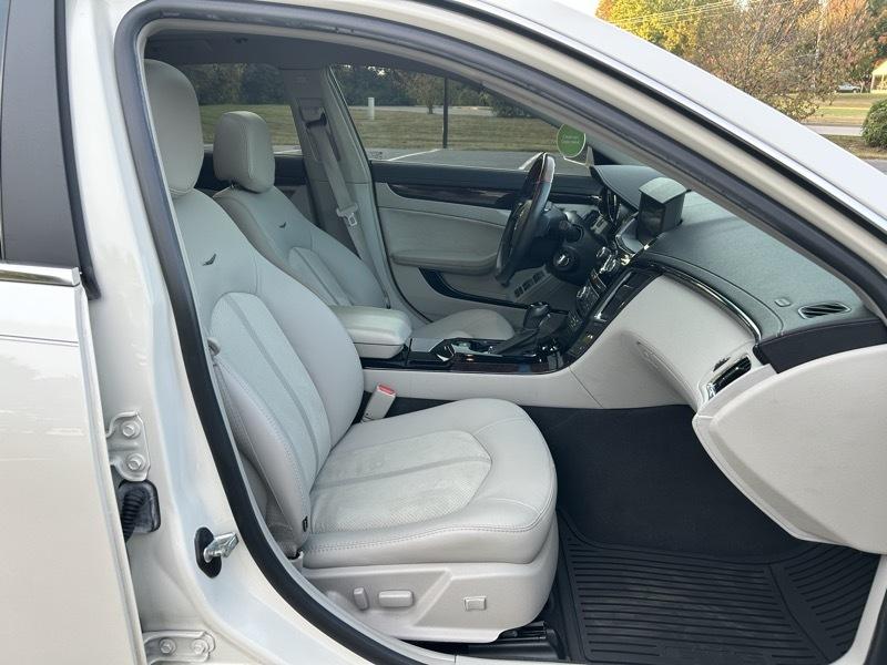Cadillac CTS-V Wagon 5dr Wgn 6.2L 2013
