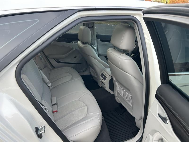 Cadillac CTS-V Wagon 5dr Wgn 6.2L 2013