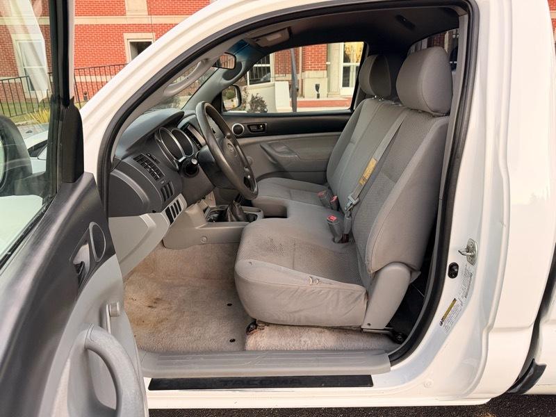 Toyota Tacoma Regular Cab 2WD 2006