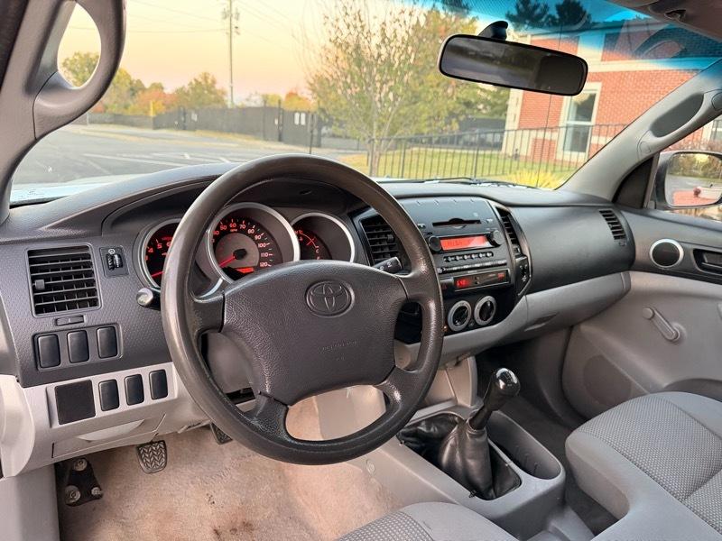 Toyota Tacoma Regular Cab 2WD 2006