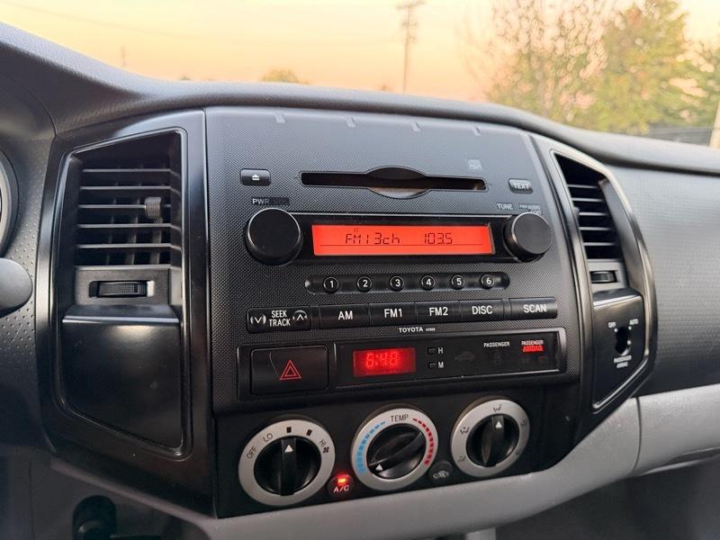 Toyota Tacoma Regular Cab 2WD 2006