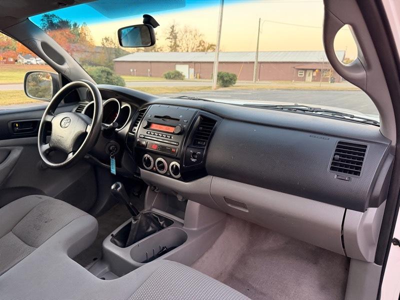 Toyota Tacoma Regular Cab 2WD 2006