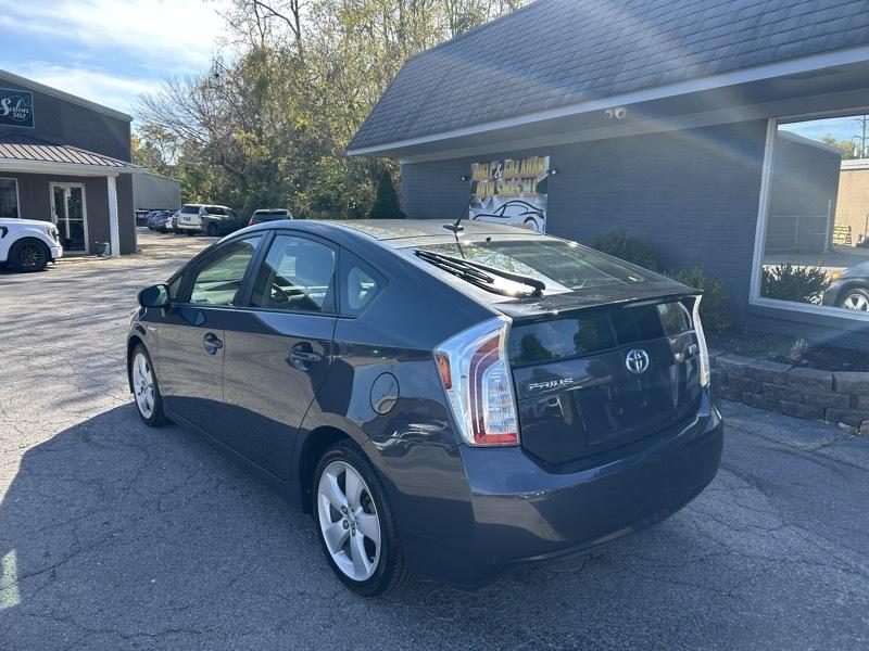 Toyota Prius Two 2015