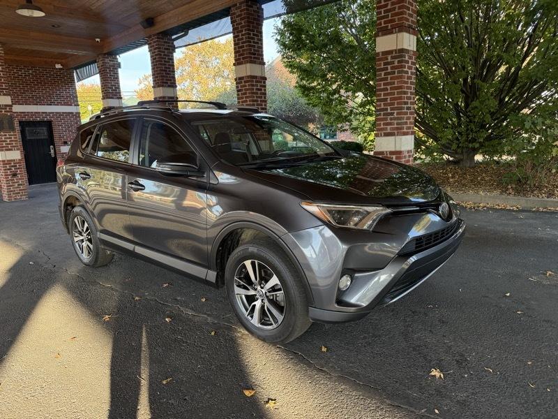 Toyota RAV4 XLE AWD 2018